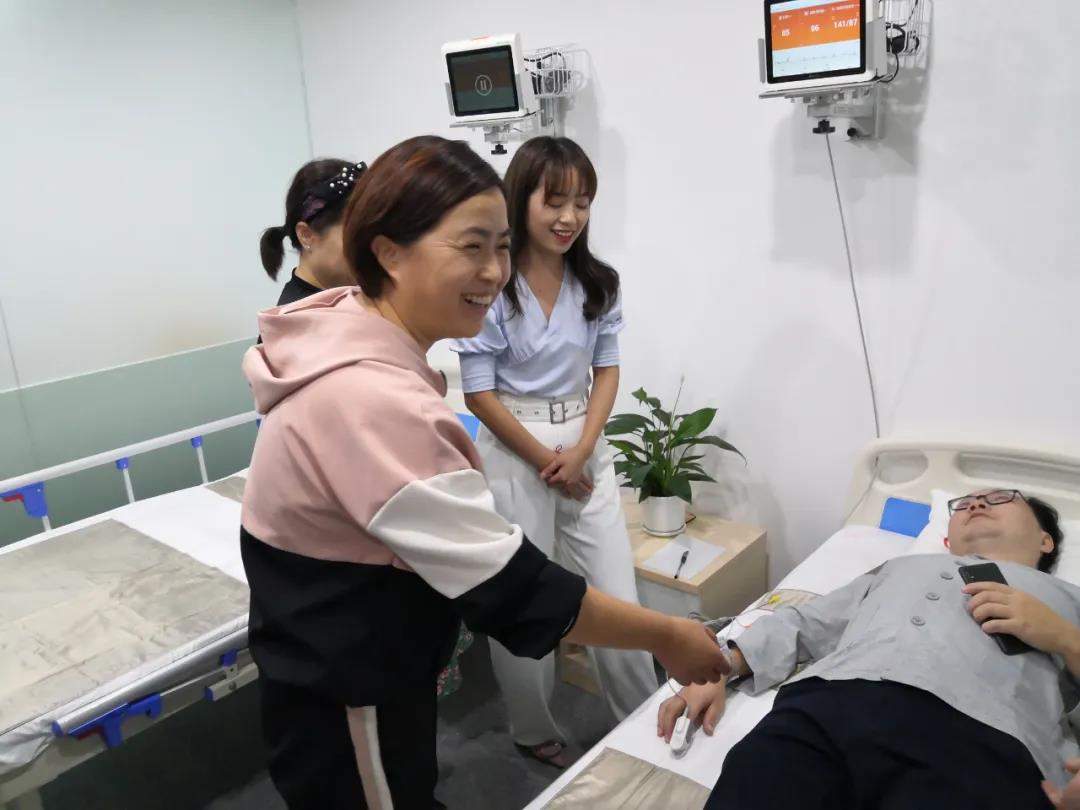 民政部“孺子牛奖”获得者新疆建设兵团王俊一行赴川考察剪影(图7)